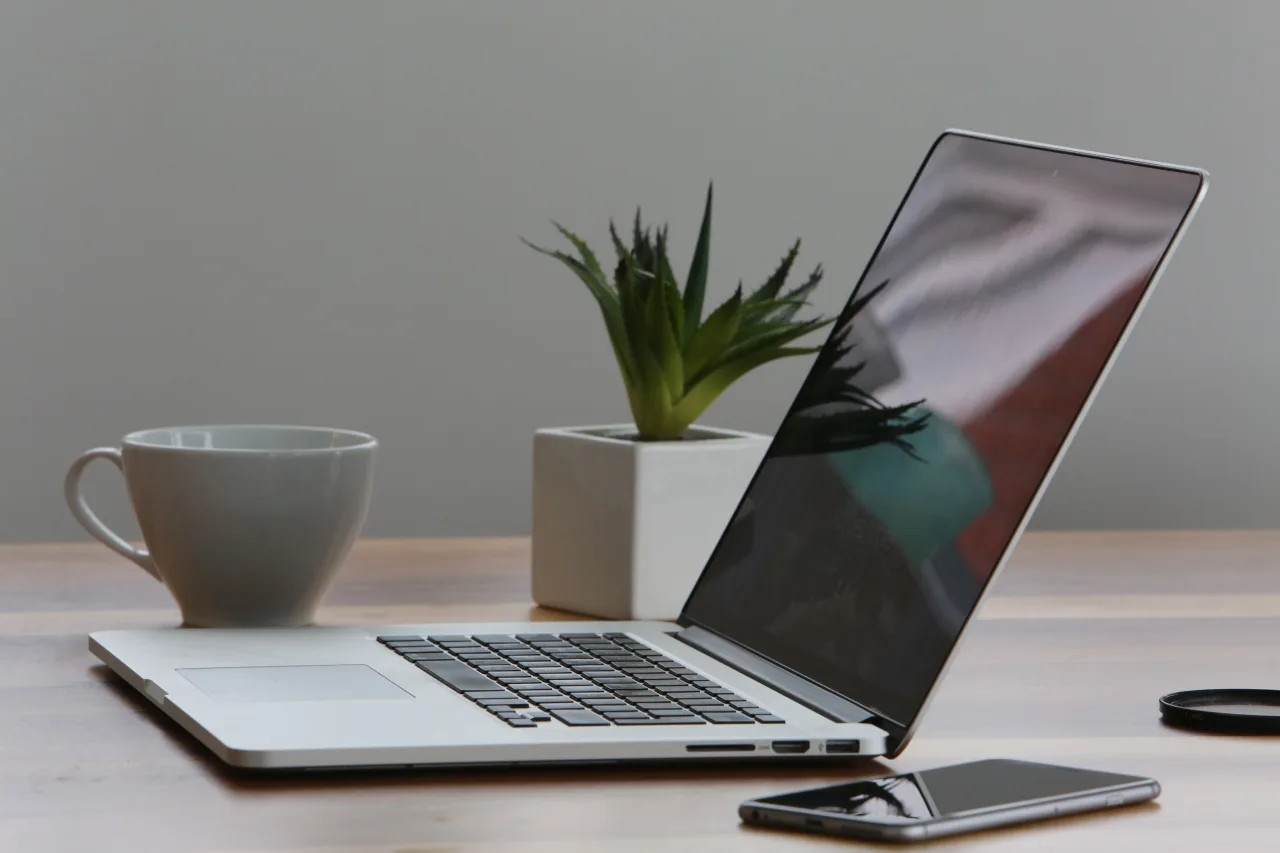 Beyond the Laptop: Next-Gen Devices Redefining Work in 2023