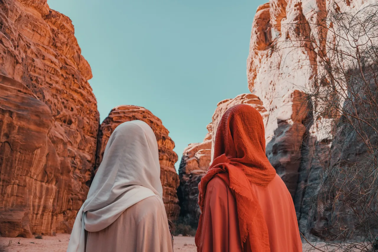 Historic Trails: Walking Through the Pages of History in Ancient Cities
